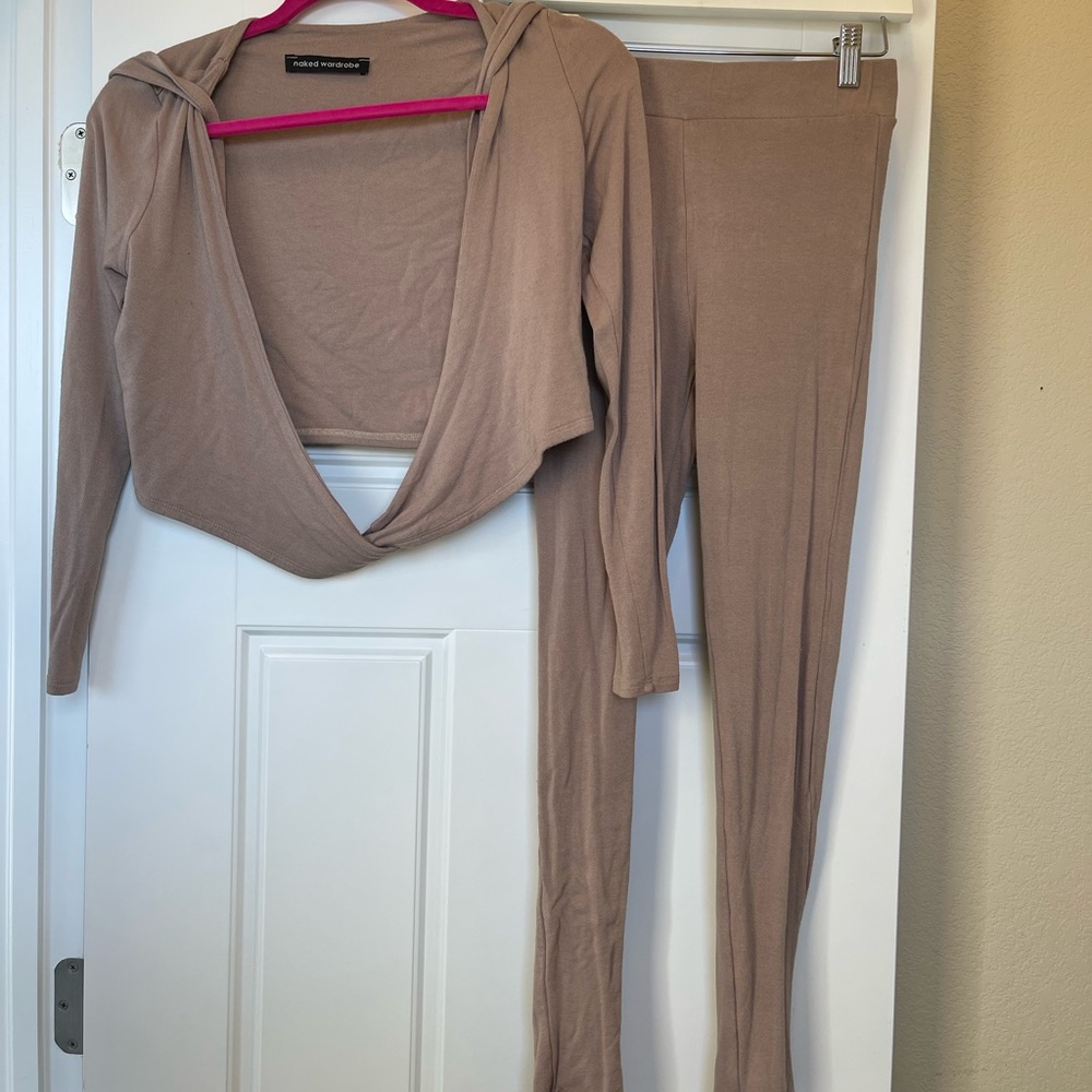 pant and crop top SET